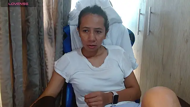 Danielagomez33 online show from 05-09-26, 12:19