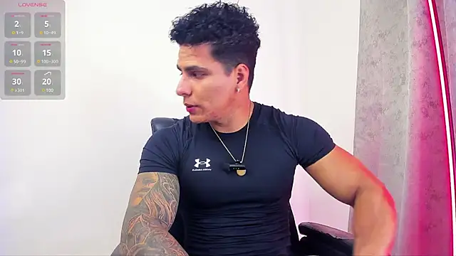 Snapshot of Maximoscott chatting on 03-02-25, 07:41 Maximoscott online show from 03-02-25, 07:41