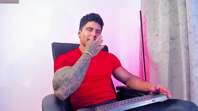 Snapshot of Maximoscott chatting on 02-28-25, 06:09 Maximoscott online show from 02-28-25, 06:09