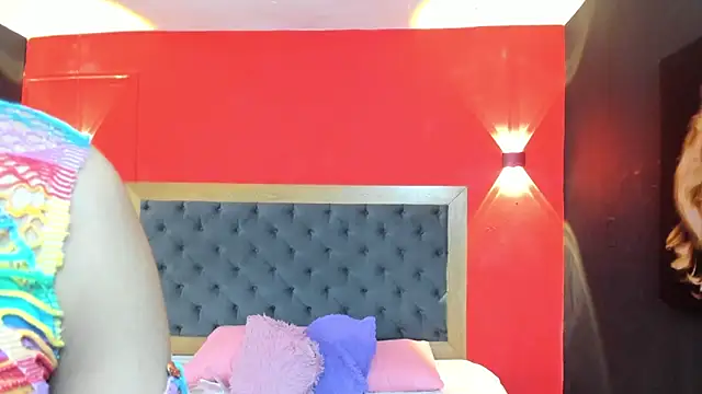 Charlot Vega  online show from 10-24-25, 07:46