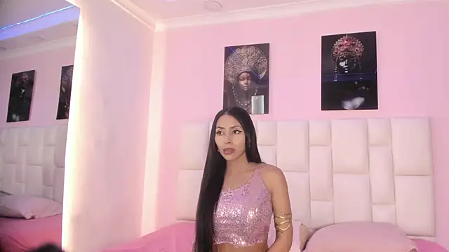 Charlot Vega  online show from 11-17-25, 11:25