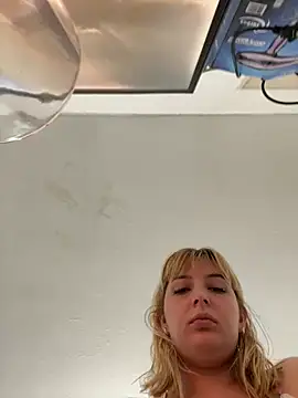 Snapshot of Blue_Angell chatting on 07-10-26, 07:47 Blue Angell online show from 07-10-26, 07:47