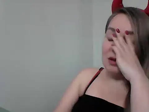 Lolawhite8 online show from 03-11-25, 10:53