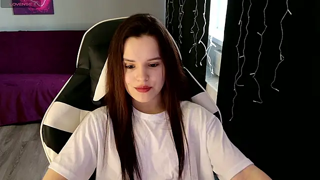 Snapshot of Harleen_Moore chatting on 05-25-26, 05:07 Harleen Moore online show from 05-25-26, 05:07