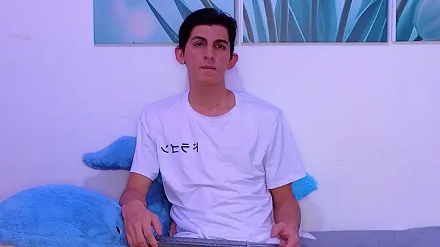 Snapshot of Ana_and_Leo chatting on 02-22-26, 03:46 Ana and Leo online show from 02-22-26, 03:46