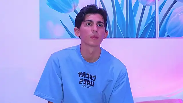 Snapshot of Ana_and_Leo chatting on 12-04-25, 02:38 Ana and Leo online show from 12-04-25, 02:38