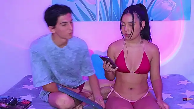 Snapshot of Ana_and_Leo chatting on 11-27-25, 02:39 Ana and Leo online show from 11-27-25, 02:39