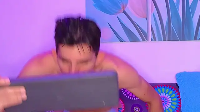 Snapshot of Ana_and_Leo chatting on 12-19-25, 01:57 Ana and Leo online show from 12-19-25, 01:57