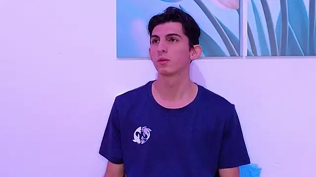 Snapshot of Ana_and_Leo chatting on 02-07-26, 01:52 Ana and Leo online show from 02-07-26, 01:52