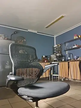hesjustafriend online show from 05-02-26, 11:59