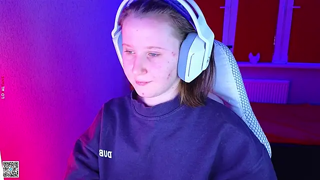 mon lola online show from 11-13-25, 04:00