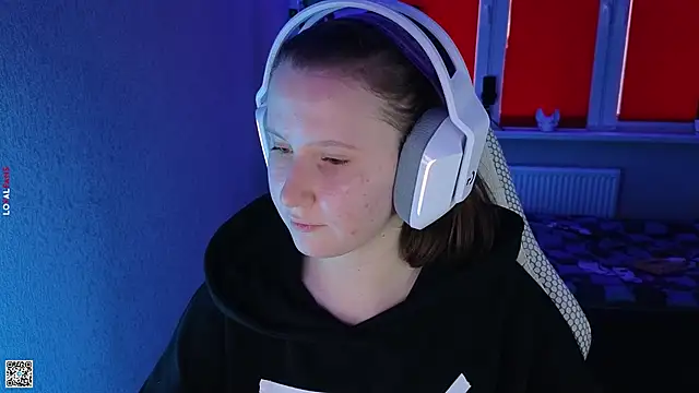 mon lola online show from 10-09-25, 01:11