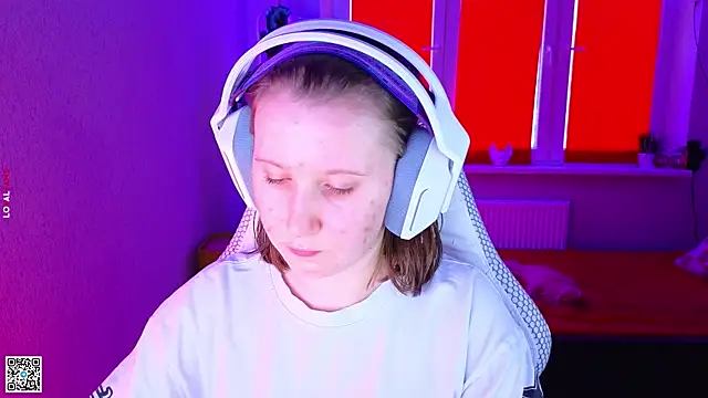 mon lola online show from 11-24-25, 12:38