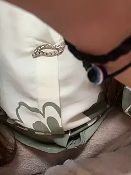 Red-Magic-25 online show from 02-06-26, 05:25