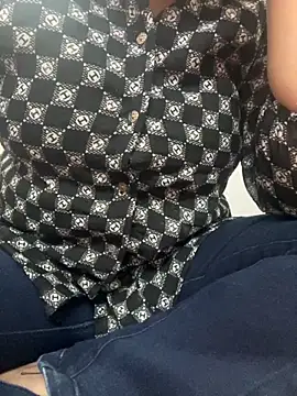 Red-Magic-25 online show from 11-22-25, 06:01