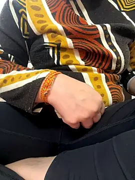 Red-Magic-25 online show from 11-23-25, 06:56