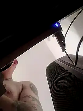 Snapshot of jayjay198080 chatting on 02-10-25, 07:47 jayjay198080 online show from 02-10-25, 07:47