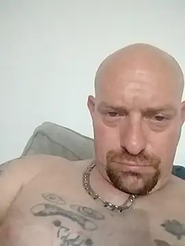 Snapshot of jayjay198080 chatting on 02-06-25, 02:15 jayjay198080 online show from 02-06-25, 02:15