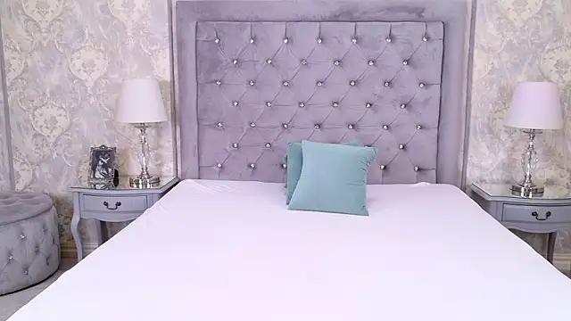 LexiRiley online show from 10-02-25, 05:22