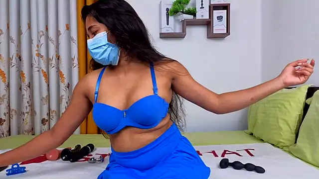 Snapshot of Tatoo_girl chatting on 10-30-25, 03:09 Tatoo girl online show from 10-30-25, 03:09