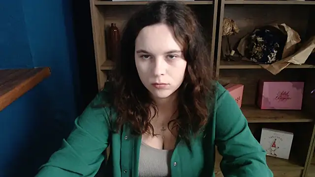 mini girly online show from 10-13-25, 12:40