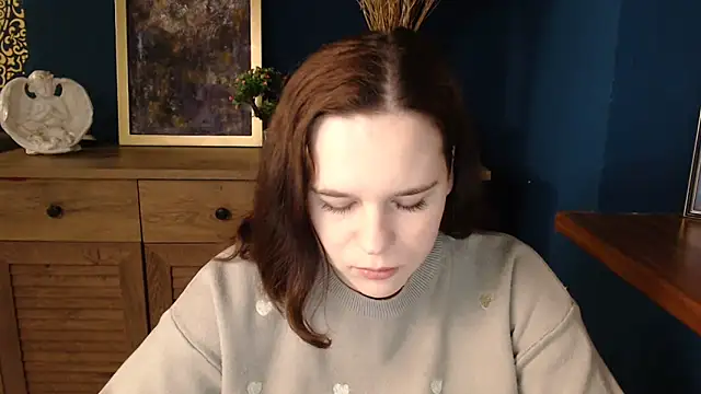 mini girly online show from 12-18-25, 02:10