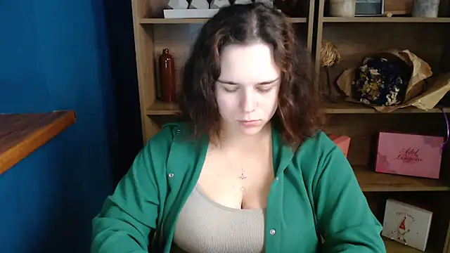 mini girly online show from 10-08-25, 10:17