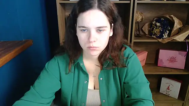 mini girly online show from 10-12-25, 10:05