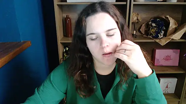 mini girly online show from 10-15-25, 08:00