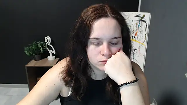 mini girly online show from 10-30-25, 02:36