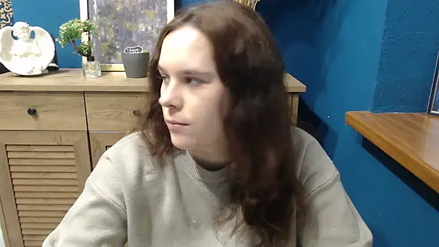 mini girly online show from 12-19-25, 01:02