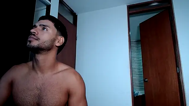 HOTLATINO2025 online show from 05-08-26, 04:22