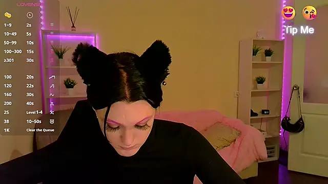 Snapshot of DianaRadrigo chatting on 01-23-25, 12:52 DianaRadrigo online show from 01-23-25, 12:52