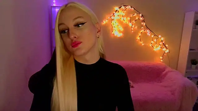 Snapshot of DianaRadrigo chatting on 10-30-25, 12:36 DianaRadrigo online show from 10-30-25, 12:36