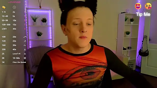 Snapshot of DianaRadrigo chatting on 01-25-25, 08:21 DianaRadrigo online show from 01-25-25, 08:21