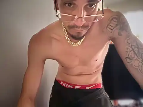 Snapshot of badboy366 chatting on 02-06-26, 08:38 badboy366 online show from 02-06-26, 08:38