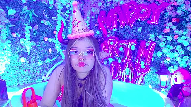 LaytonBox online show from 11-24-25, 10:54