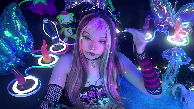 LaytonBox online show from 04-13-26, 12:42