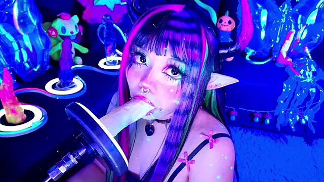 LaytonBox online show from 11-17-25, 01:26