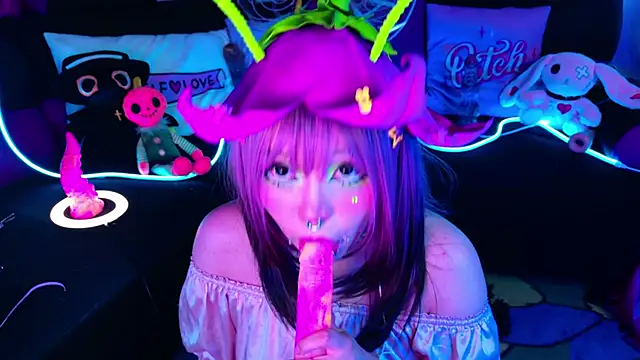 LaytonBox online show from 10-03-25, 01:45
