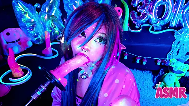 LaytonBox online show from 11-14-25, 01:15