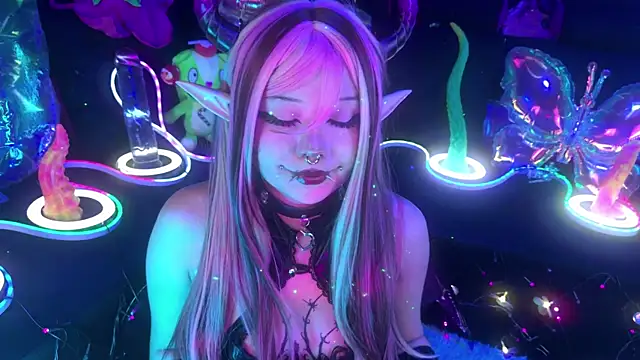 LaytonBox online show from 04-16-26, 03:02