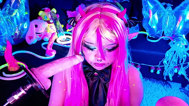 LaytonBox online show from 11-15-25, 02:43