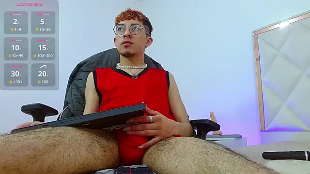Snapshot of Axel_tay chatting on 10-15-25, 03:38 Axel tay online show from 10-15-25, 03:38