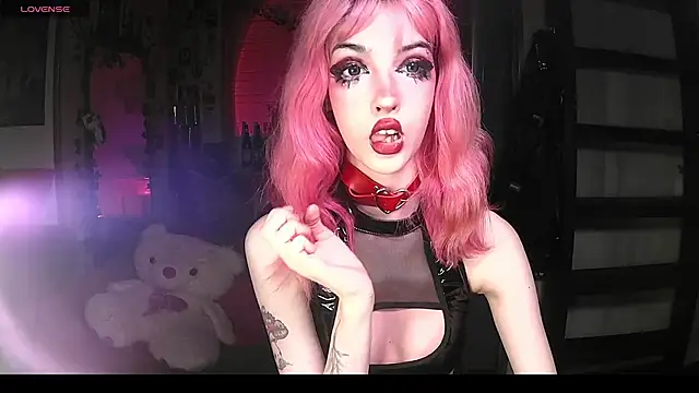 Snapshot of Ink__pleasure chatting on 09-24-25, 10:38 Ink pleasure online show from 09-24-25, 10:38