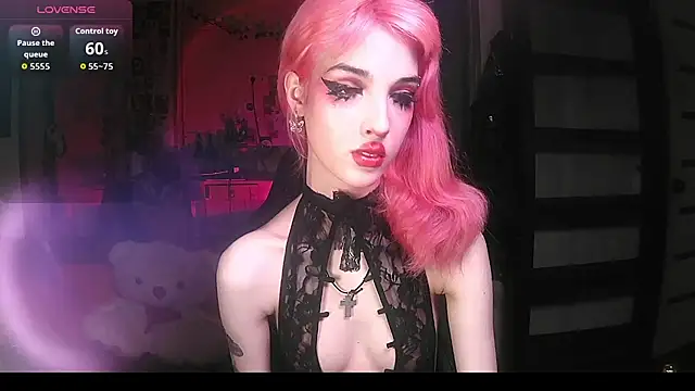 Snapshot of Ink__pleasure chatting on 10-13-25, 09:27 Ink pleasure online show from 10-13-25, 09:27