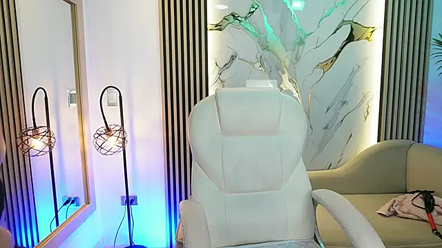 Emma Walkerr  online show from 02-12-26, 07:02