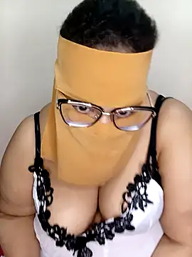 Snapshot of Samara-Bella chatting on 03-03-25, 01:07 Samara-Bella online show from 03-03-25, 01:07
