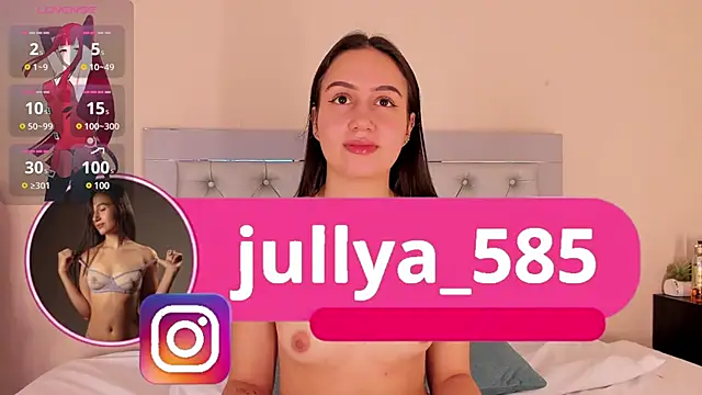 Snapshot of Jullya_x chatting on 03-08-25, 12:09 Jullya x online show from 03-08-25, 12:09