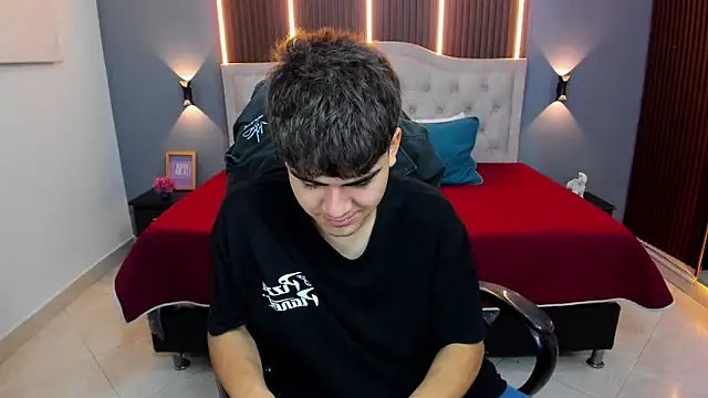 Tommy18   online show from 02-14-26, 03:40